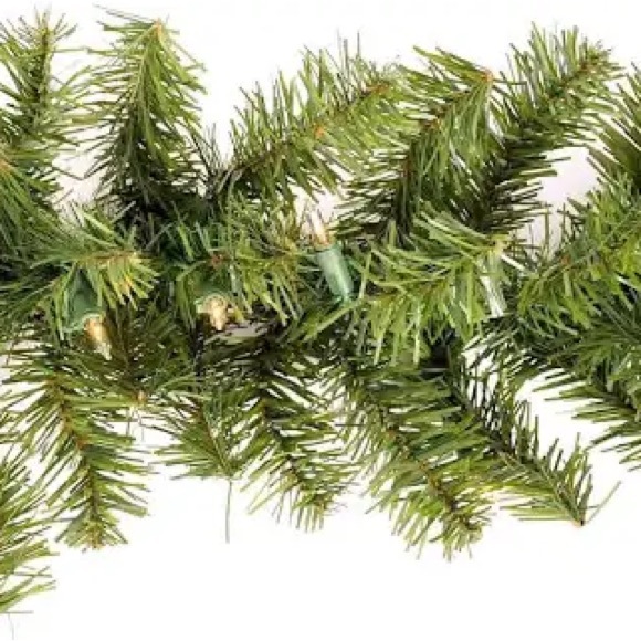 Philips 18ft Prelit Artificial Pine Garland (Clear Lights) - Picture 3 of 7